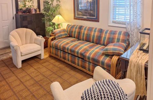 Newport House | Secluded Newport Getaway w/Fire Pit & Grill!