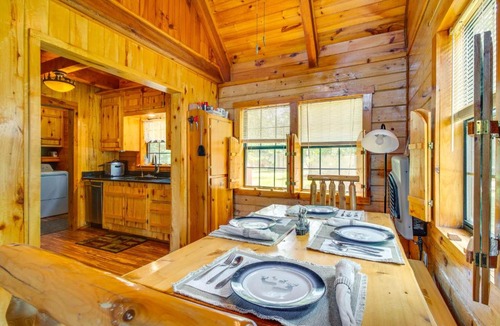 Oakland House | Secluded Oakland Cabin w/Private Yard!