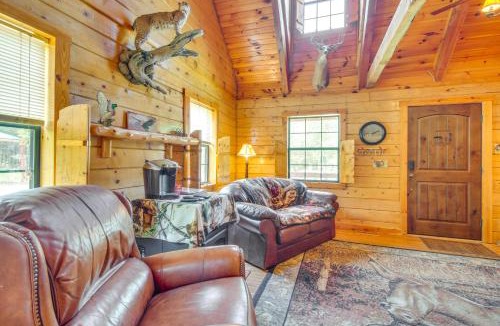 Oakland House | Secluded Oakland Cabin w/Private Yard!