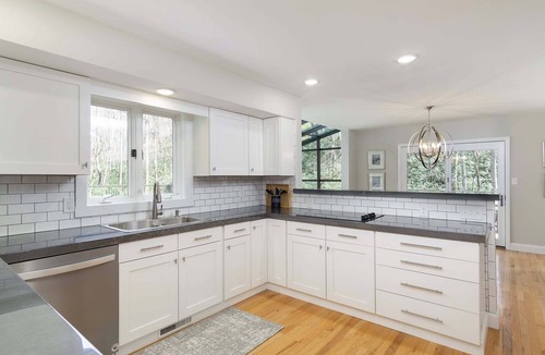 Fairview House | Secluded Oasis in Asheville! Game Room, Movie Theater, and Hot Tub * 20 min to Biltmore!