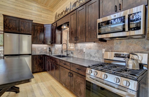 Creede Cabin | Secluded Off-Grid Mountain Retreat | Pet-Friendly | National Forest | Views