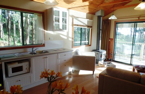 Johanna Cottage | Secluded one bedroom spa cottage