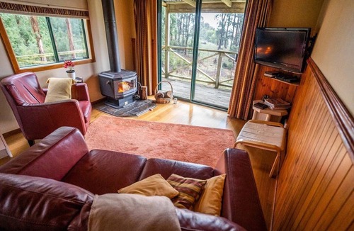 Johanna Cottage | Secluded one bedroom spa cottage