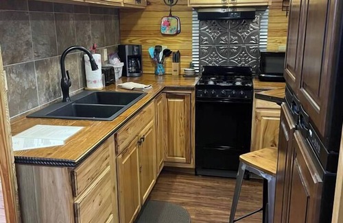 Eminence Cabin | Secluded Ozarks Cabin in the woods - Eminence MO