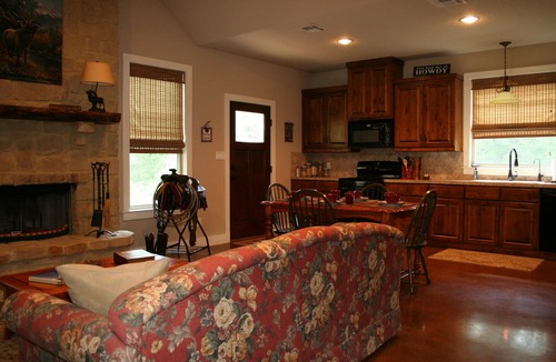 Hearne Cabin | Secluded, Peaceful Cabin with Texas Charm on 22 Wooded Acres with a Pond