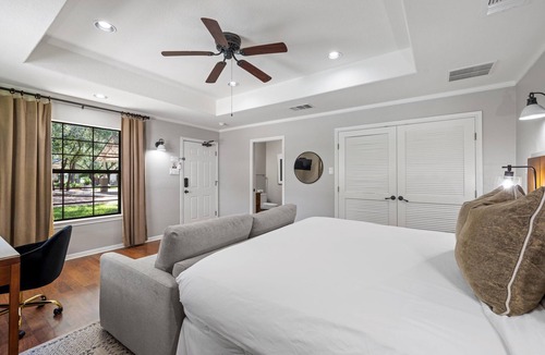Crawford House | Secluded Poolside Getaway where Boutique Hotel Vibes meet Nature