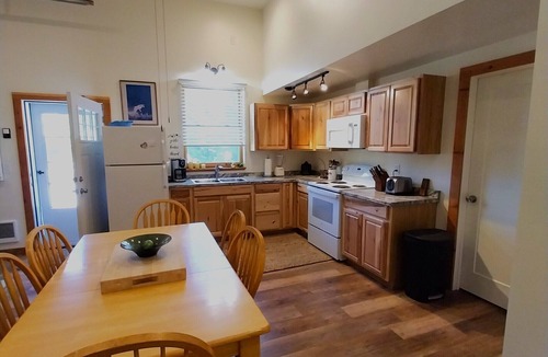 Priest River House | Secluded & Private Getaway