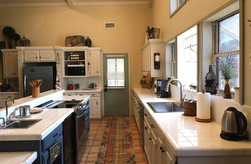 Elmo House | Secluded Ranch House with Private 4 Acre Pond