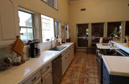 Elmo House | Secluded Ranch House with Private 4 Acre Pond