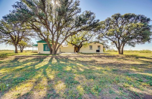 Odessa House | Secluded Ranch w/Courtyard ~ 4 Mi to Odessa!