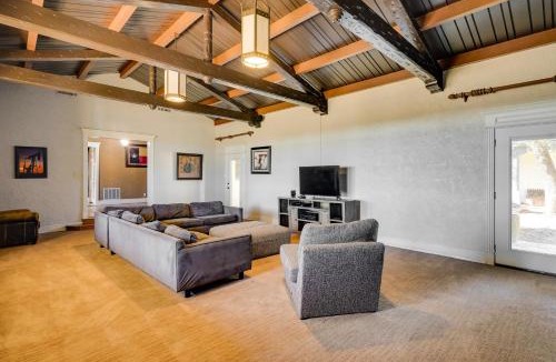 Odessa House | Secluded Ranch w/Courtyard ~ 4 Mi to Odessa!