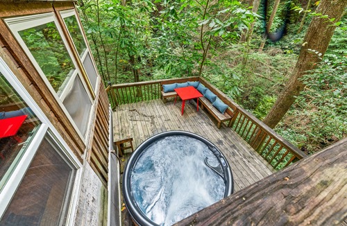 Campton Cabin | Secluded Red River Gorge Pet-Friendly Cabin on 6 acres