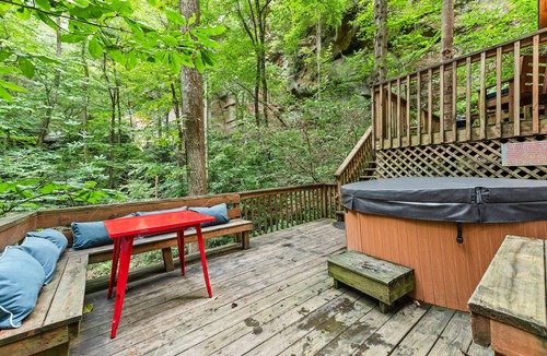Campton Cabin | Secluded Red River Gorge Pet-Friendly Cabin on 6 acres