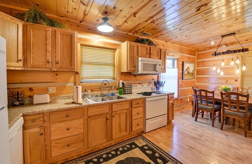 Beattyville Cabin | Secluded Retreat: BBQ, Lawn Games, & Fire Pit!