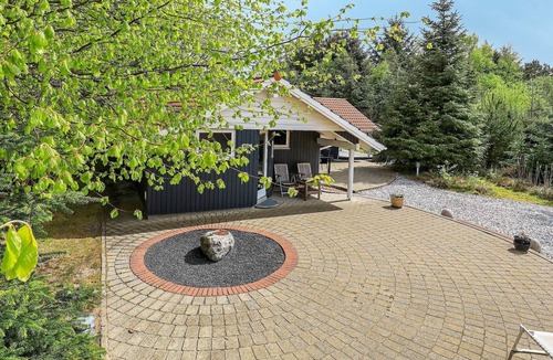 Hou House | Secluded Retreat in Koldkaer
