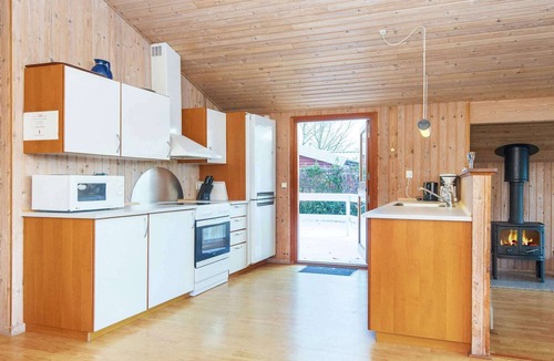 Pøt Strandby House | Secluded Retreat with Sauna
