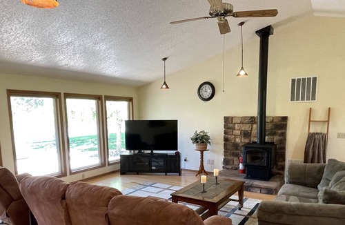 Benton County House | Secluded River Front Home With Easy Access To So Many Activities!