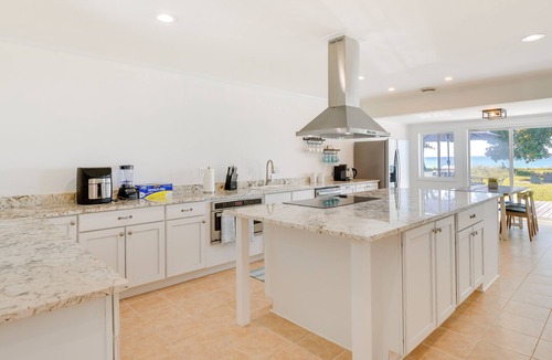 Point Lookout House | Secluded River Front Cottage