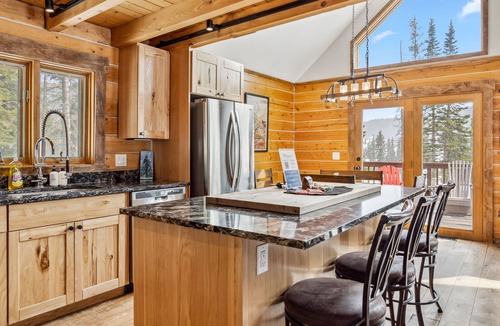 Quandary Village House | Secluded Rocky Mountain Cabin With 5 Star Views