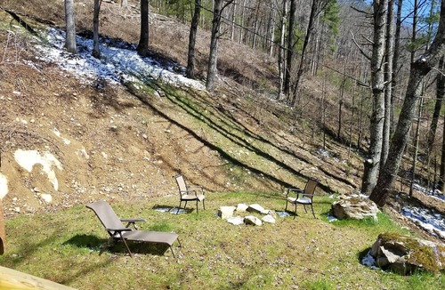 Hot Springs Cabin | Secluded Romantic Cabin with Hot Tub and Pet Friendly