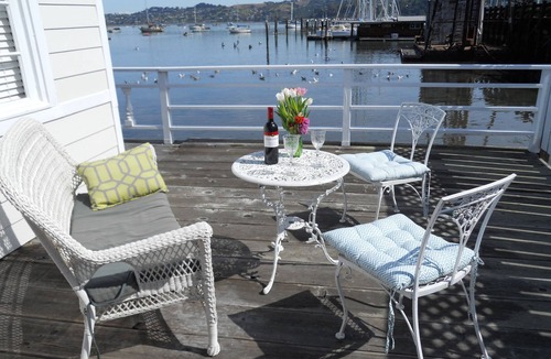Sausalito Cottage | Secluded, Romantic, Private, on the Water