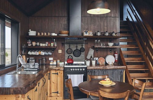 Ben Ohau Cabin | Secluded Rustic Cabin near Twizel