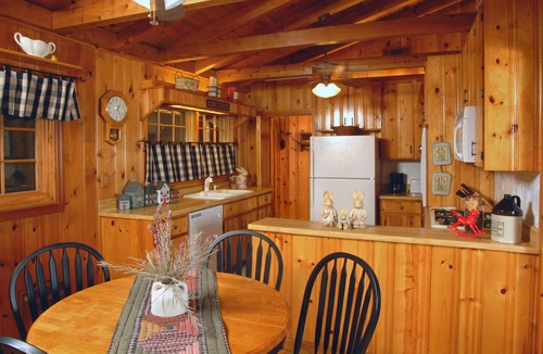 Rabun Gap Cabin | Secluded-Rustic Elegance-Mountain Views-Clean-Lake-Waterfalls-Easily Accessible