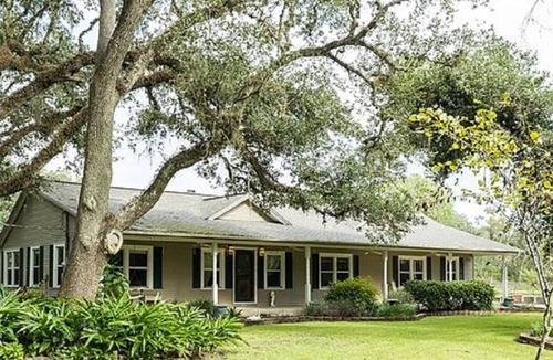 Sweeny House | Secluded & Secure Country Home Fully Remodeled, Pets Welcome with Doggy Day Spa