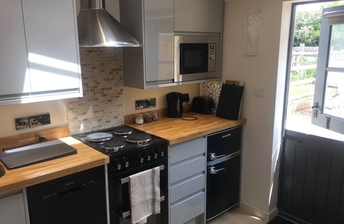 Coalpit Heath Apartment | Secluded, self-contained converted stable, Elstar.