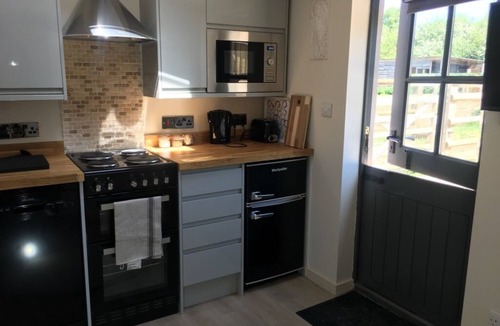 Coalpit Heath Apartment | Secluded, self-contained converted stable, Elstar.