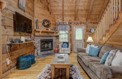 Sevierville House | Secluded Sevierville Cabin w/Hot Tub!