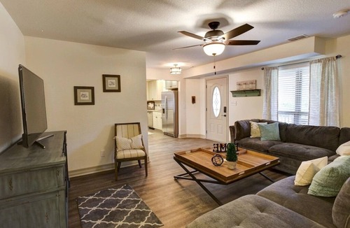 New Braunfels House | Secluded - Spacious - Convenient Location!nnSleeps 14 – 22