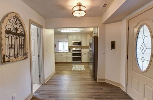 New Braunfels House | Secluded - Spacious - Convenient Location!nnSleeps 14 – 22