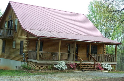 Pamplin House | SECLUDED SPRING CREEK CABIN, Hot Tub, WiFi , Pool table,. Foosball. Wildlife
