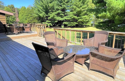 Crowes Landing House | Secluded Stoney Lake Retreat: Your Private Paradise