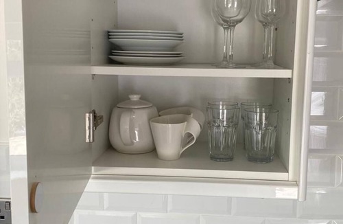 Pill House | Secluded Studio Apartment with Gated Private Parking, Abbots Leigh