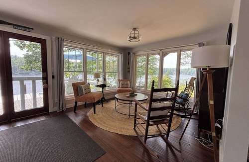 Rindge House | Secluded, Stunning Lakefront Home