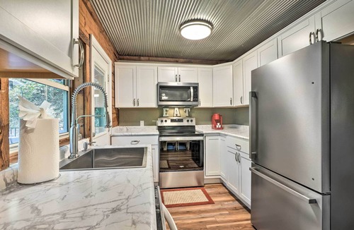 Kimberling City Cottage | Secluded Table Rock Lake/branson Cabin w/Hot Tub!