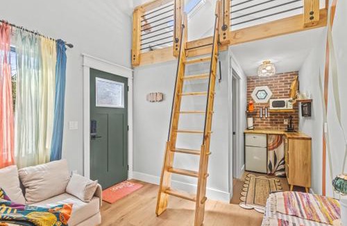 Greenville House | Secluded Tiny Home in Exclusive Paris Mountain!