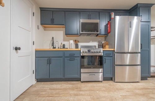 Midland House | Secluded Tiny Home w/Fast Wi-Fi in Prime Location