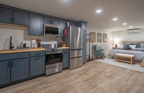 Midland House | Secluded Tiny Home w/Fast Wi-Fi in Prime Location