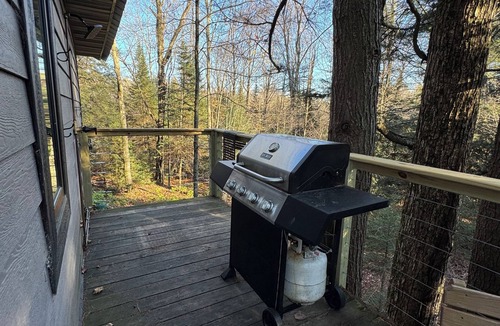 Deerbrook Cabin | Secluded Treehouse w/River & Trail Access