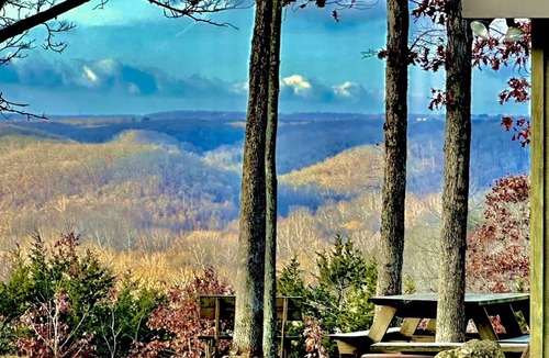 Dixon Cottage | Secluded Turkey Ridge Cottage Above The River