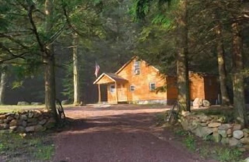 Kunkletown Cabin | Secluded vacation Cabin with Hot tub and a real fireplace