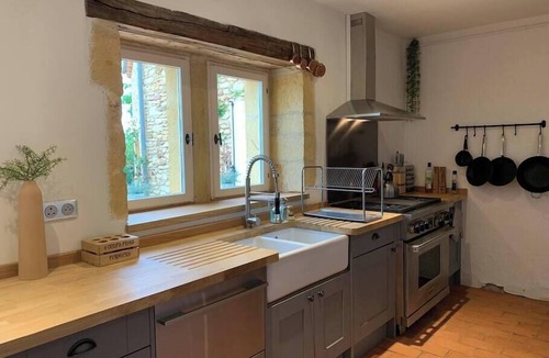 Beynac-et-Cazenac Villa | Secluded Villa with Infinity Pool & Hot Tub