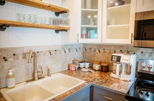 Larue Cabin | Secluded WATERFRONT CABIN with wifi, private dock with boat lift and courtyard