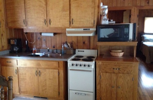 Huddleston Cabin | Secluded Waterfront Get Away on Smith Mountain Lake