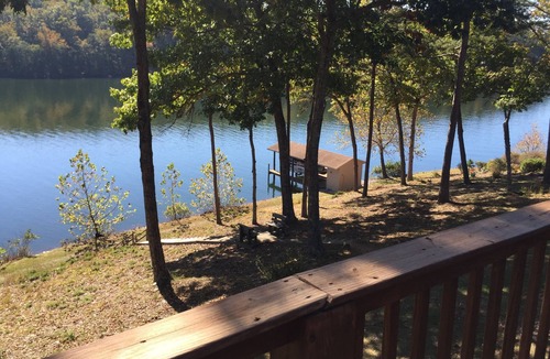 Huddleston Cabin | Secluded Waterfront Get Away on Smith Mountain Lake