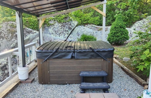 Hope Valley House | SECLUDED WATERFRONT HOME WITH ROOM FOR ALL