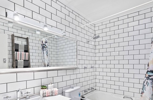 Courangra House | Secluded Waterfront house on rainforest acerage